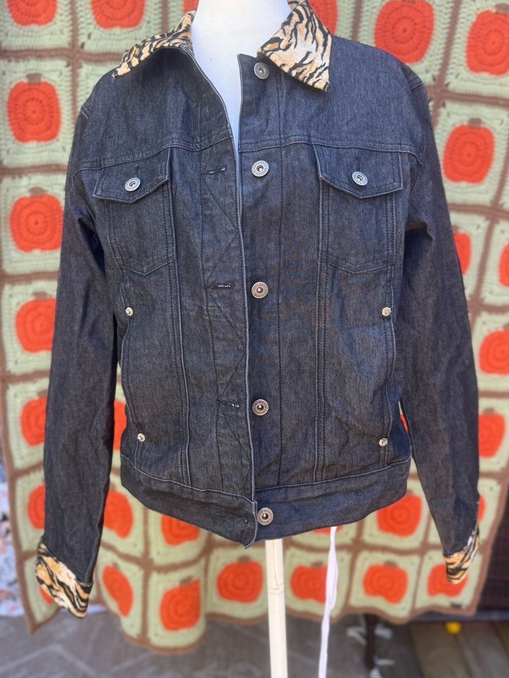 GUESS Black Denim Jacket with Animal Print Trim SZ LARGE Cotton Blend leopard